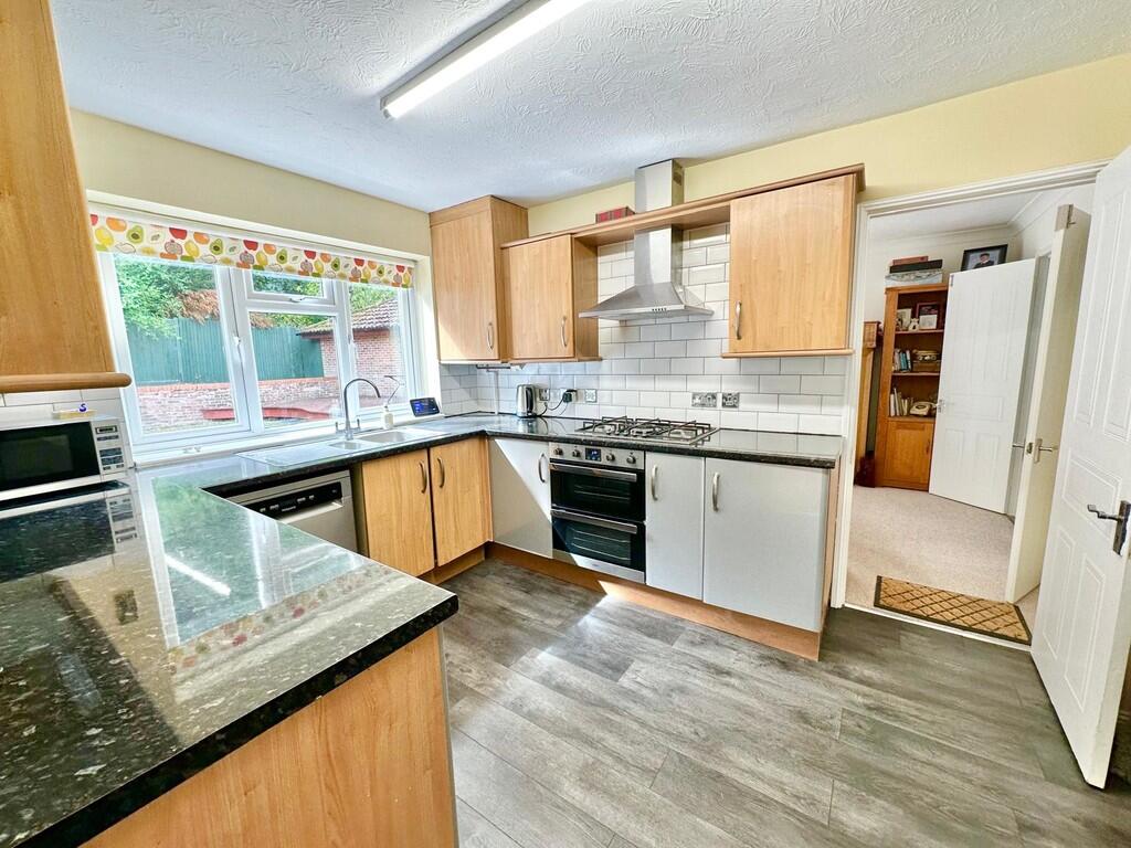 IMG-20250722-WA00...