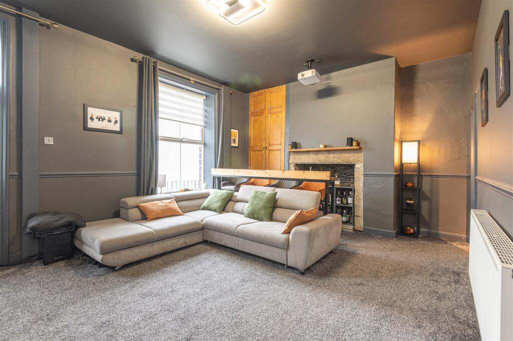 Second Lounge