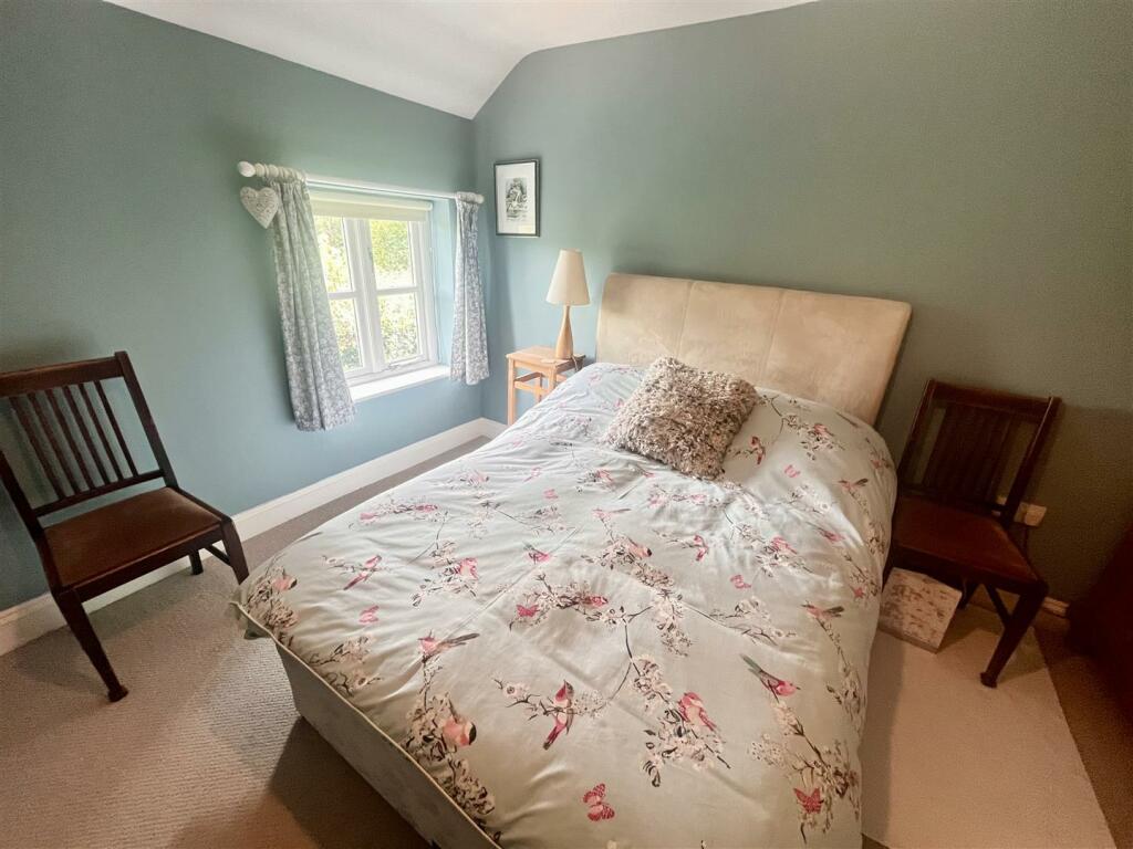 BEDROOM 2