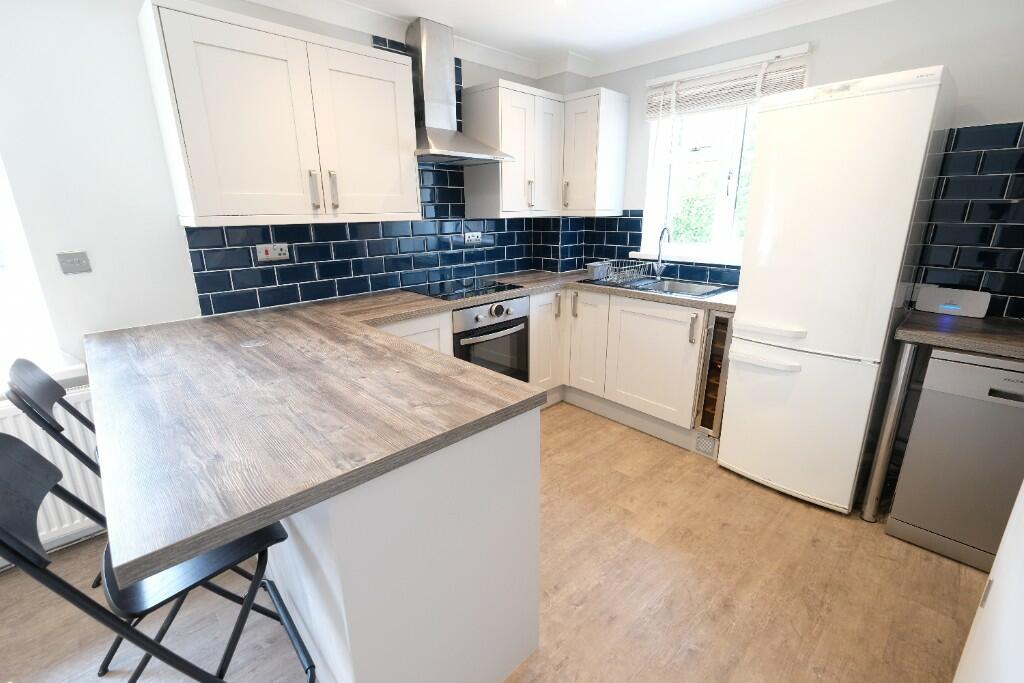 OPEN PLAN ROOM