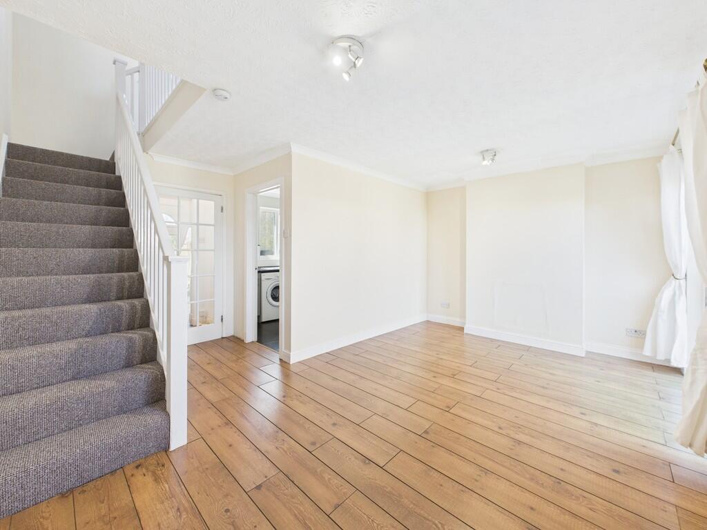 CAM03974G0-PR0124...