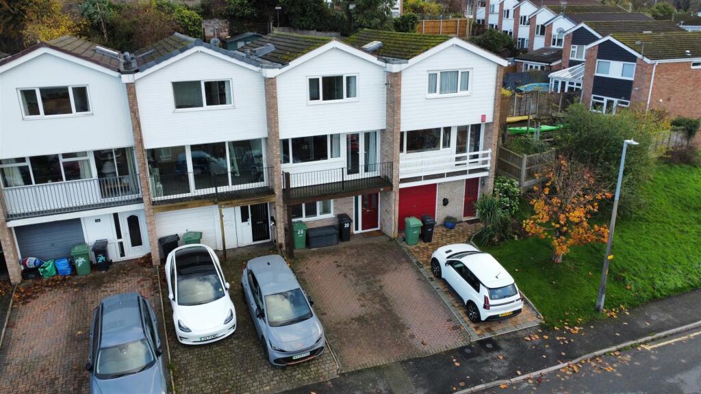 dji_fly_20251113_134420_509_1763041477097_photo_op