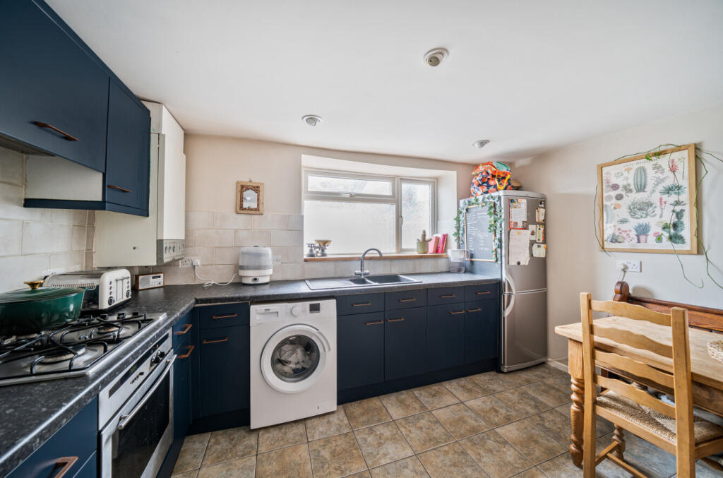 1328807-7-688a337...