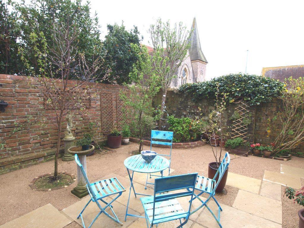 Rear Courtyard Garden