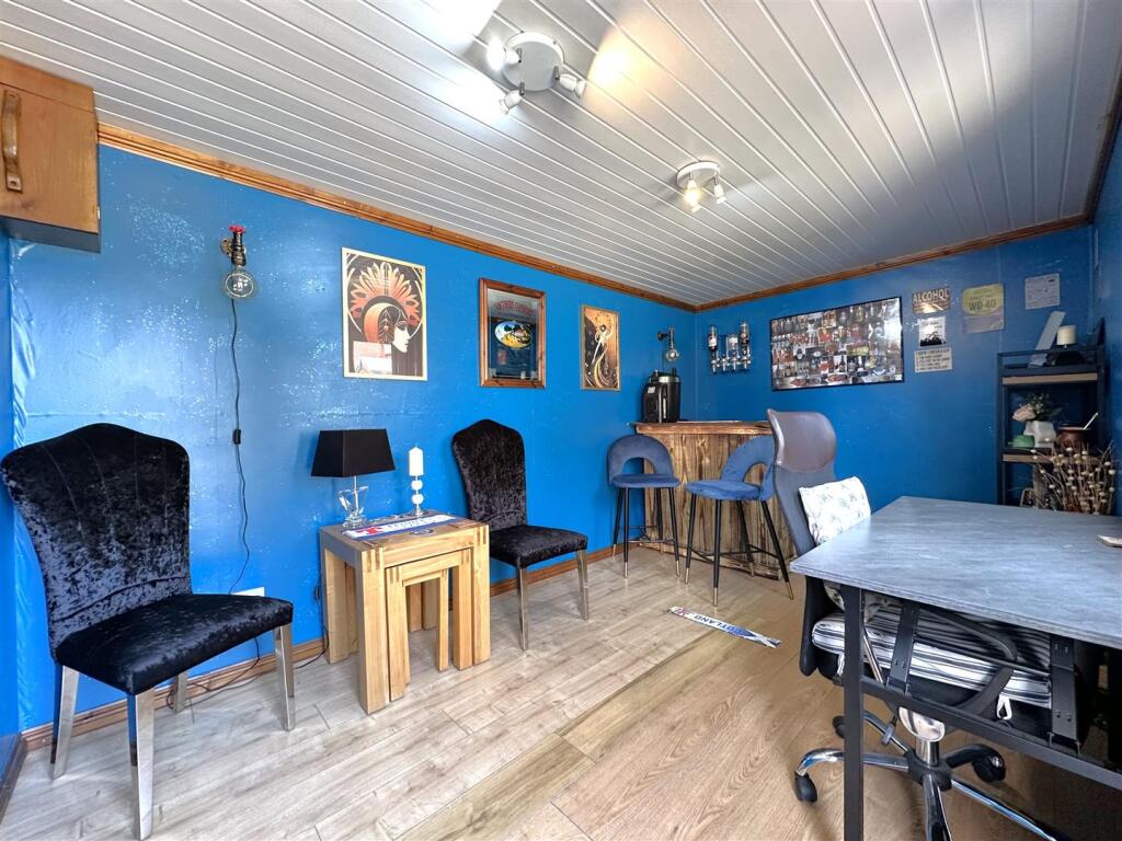 Home Bar/ Office Internal 287