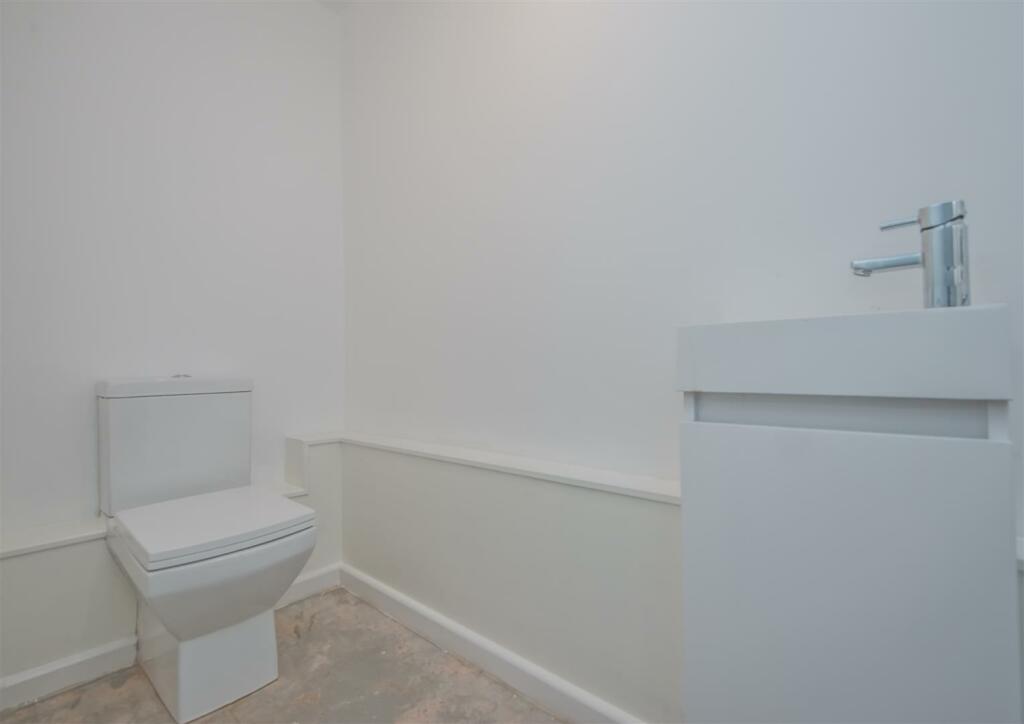 Cloakroom / WC