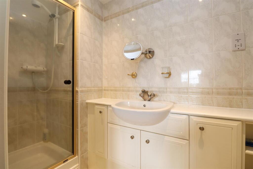 En Suite Shower Room