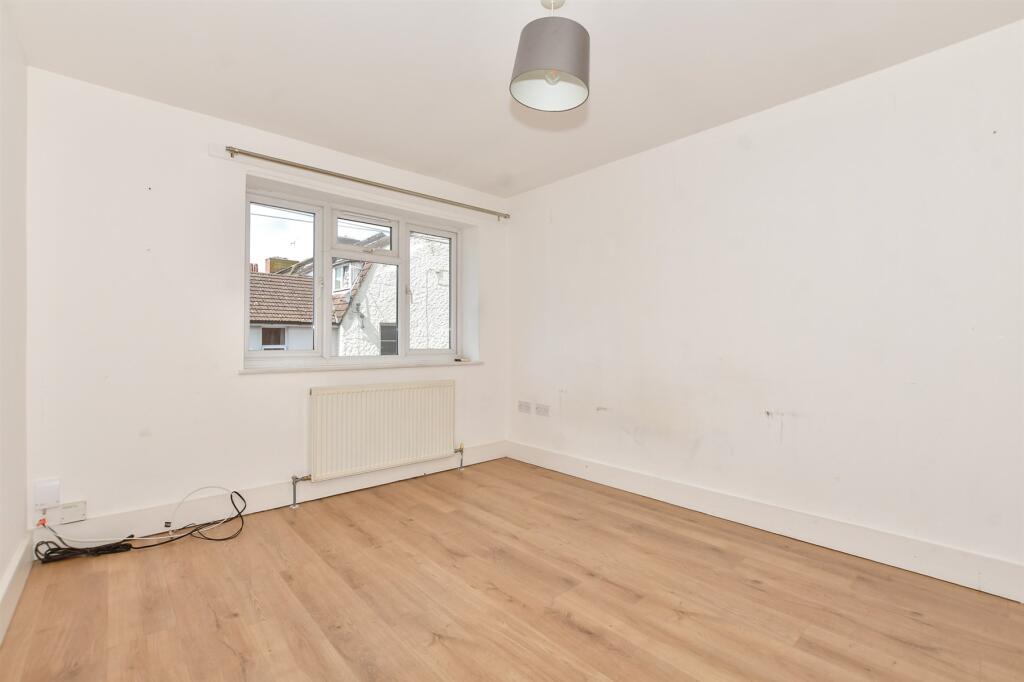 Lounge/ Kitchen