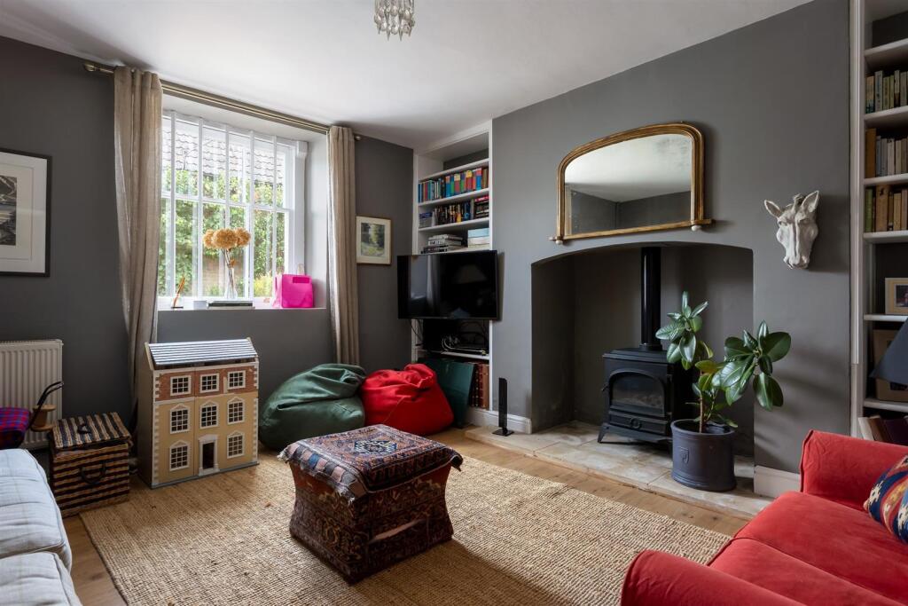 22 - Rockstowes Hill - GL11 5AF - Web.jpg