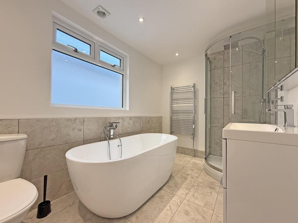 Waterloo Street 57 - Bathroom.jpg