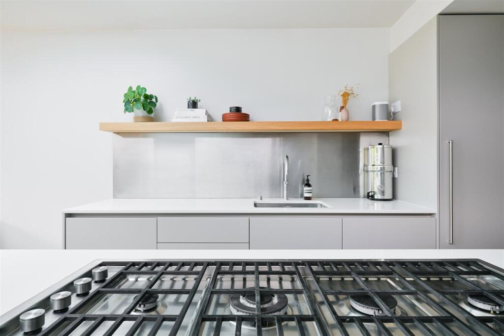 UPPER COURT ROAD,  (4).jpg