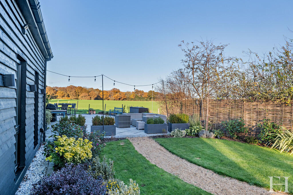 8629517-exterior1...