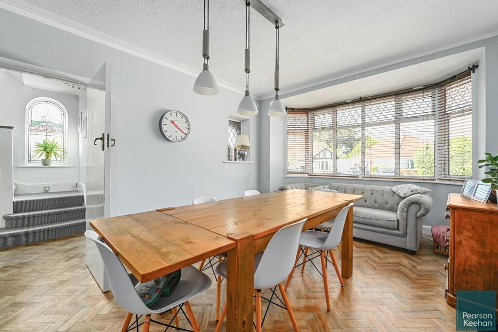 26 Norman Cresent BN43 (1).jpg