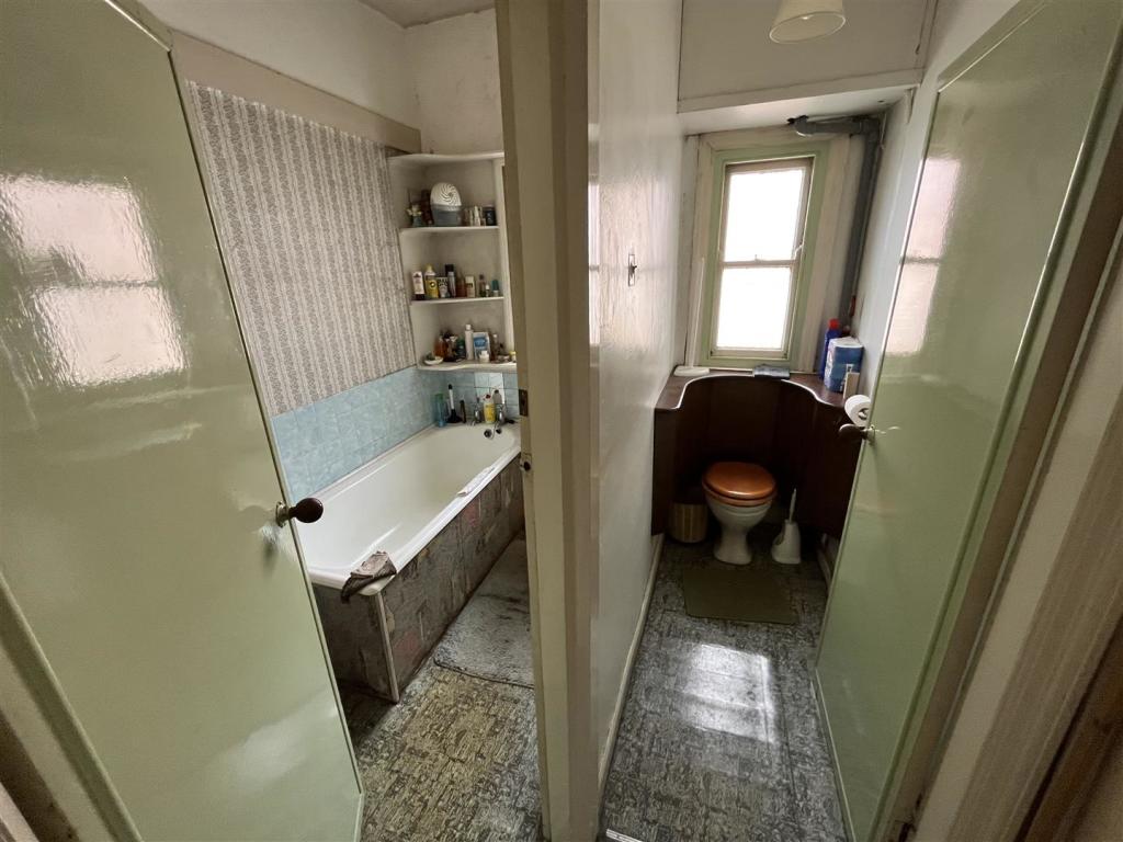 Bathroom &amp; Seperate WC.jpg