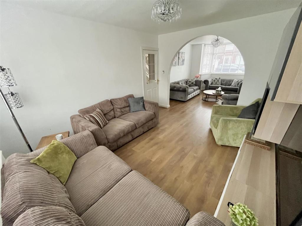Sitting Room Aspect 2.jpg