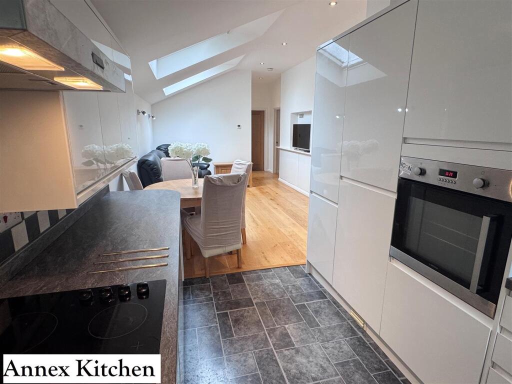 Annexe Kitchen 2.1.JPG