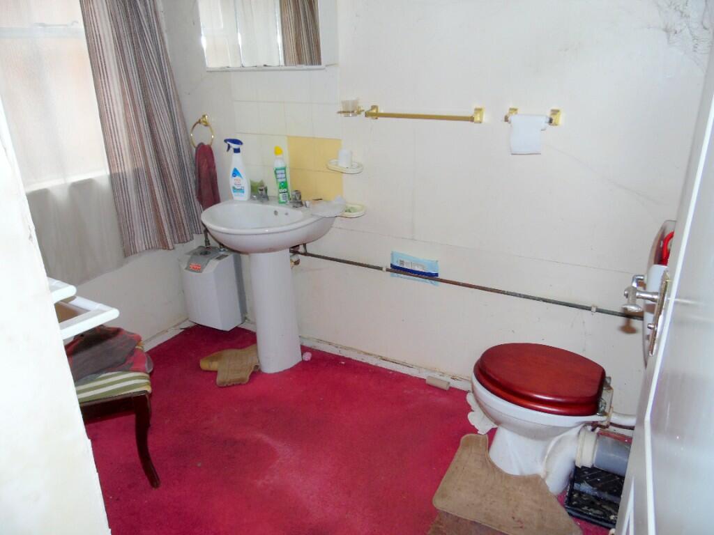 OUTBUILDING WC