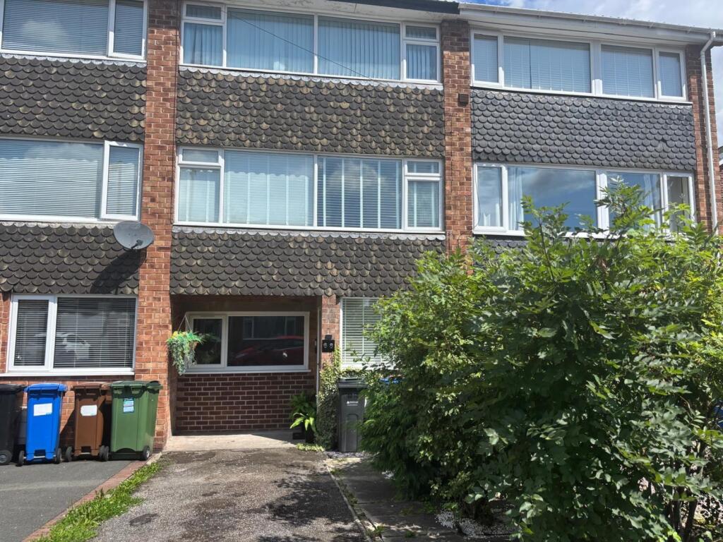 68 Crantock Drive, Heald Green, Cheadle SK8 3HA