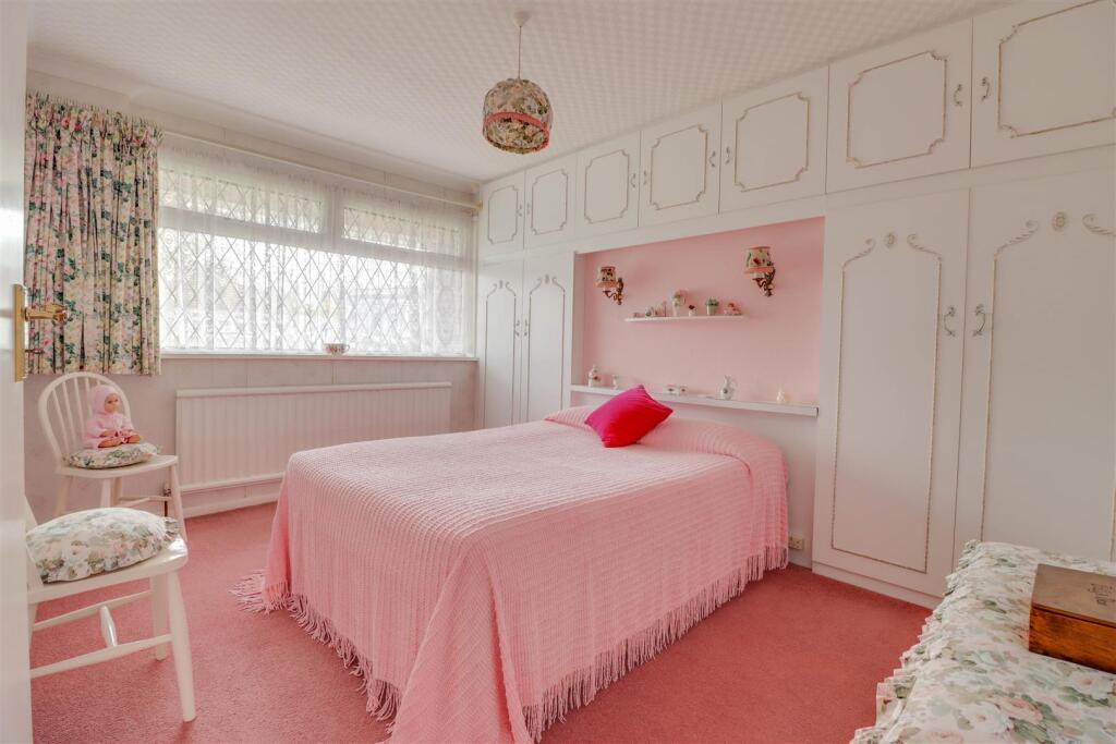 61 LUCERNE WALK WICKFORD.jpg