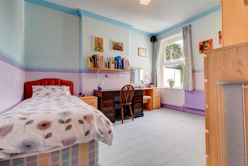 Llandennis Road, Cyncoed, HernCrabtree (31).jpg