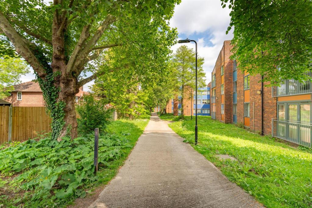 176 Gloucester grounds.jpg