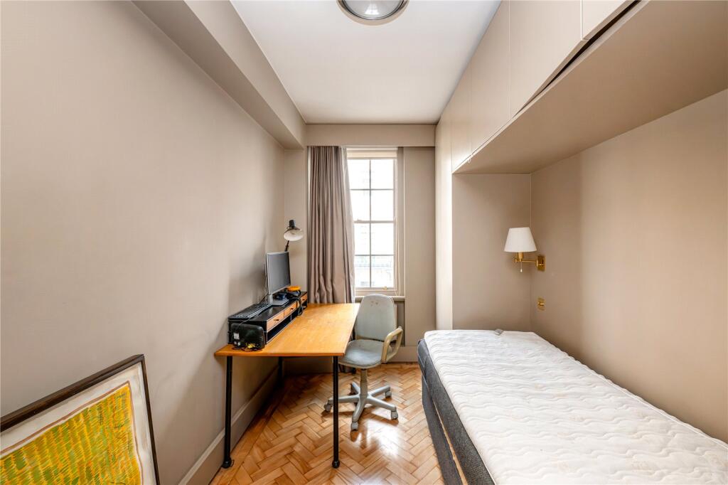 Bedroom 3/ Office