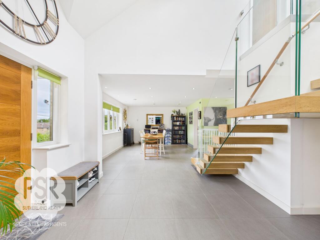 Entrance Foyer and Dining Area
