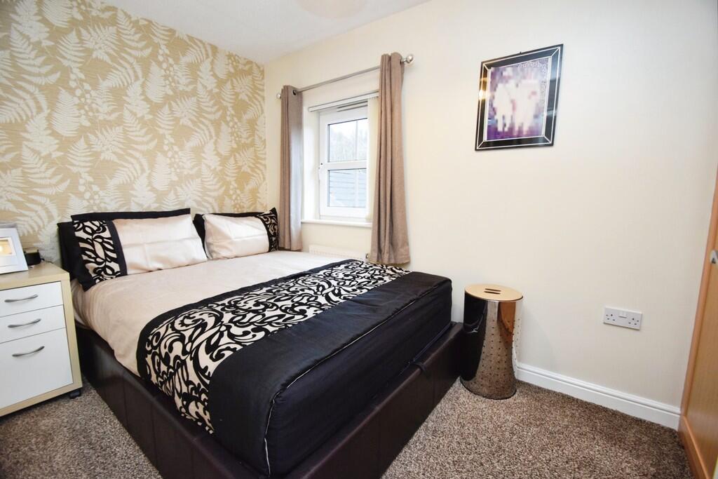 b8137576-Bedroom ...