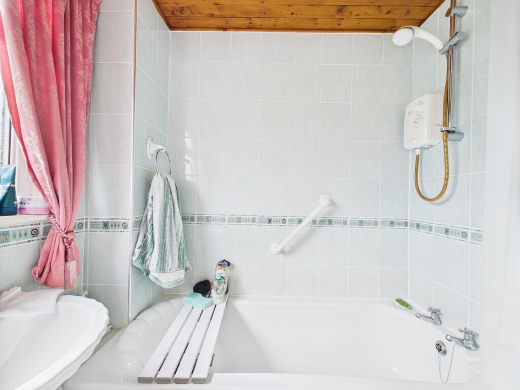 CAM02093G0-PR0034-STILL019