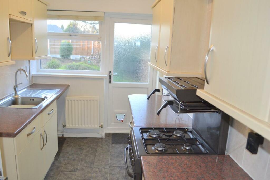kitchen (Medium).JPG