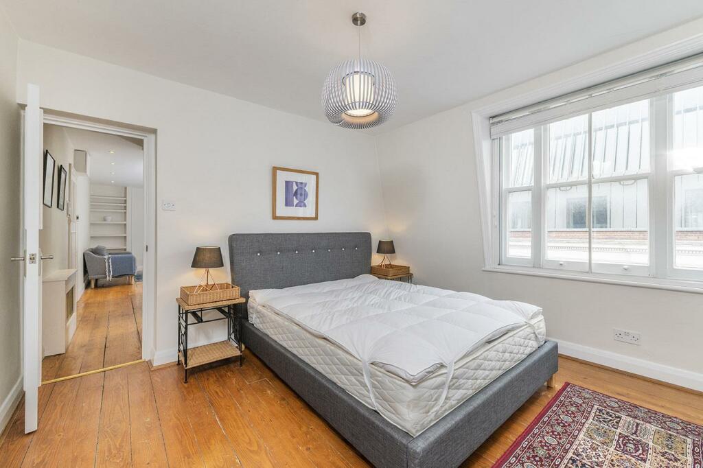 bedroom (2).jpg