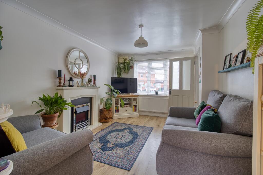 Lounge - EweMove Swindon South