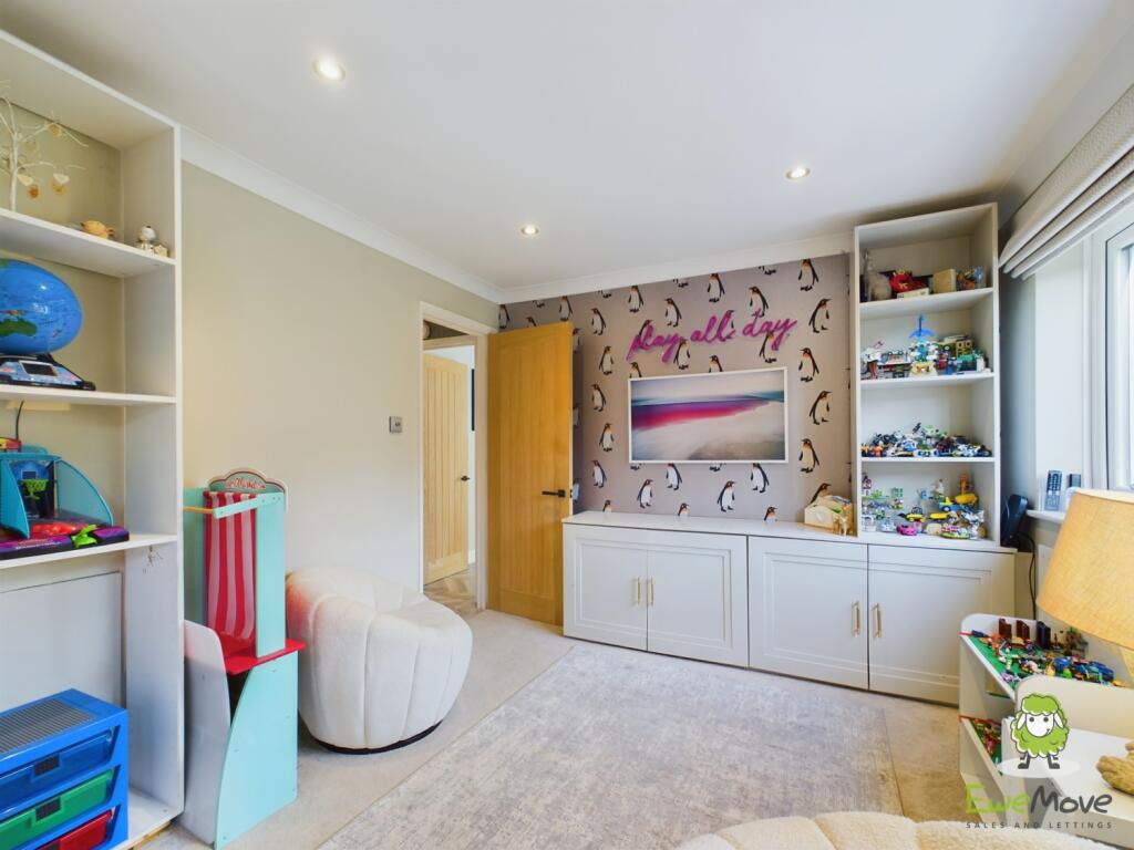 CAM03778G0-PR0171-STILL017