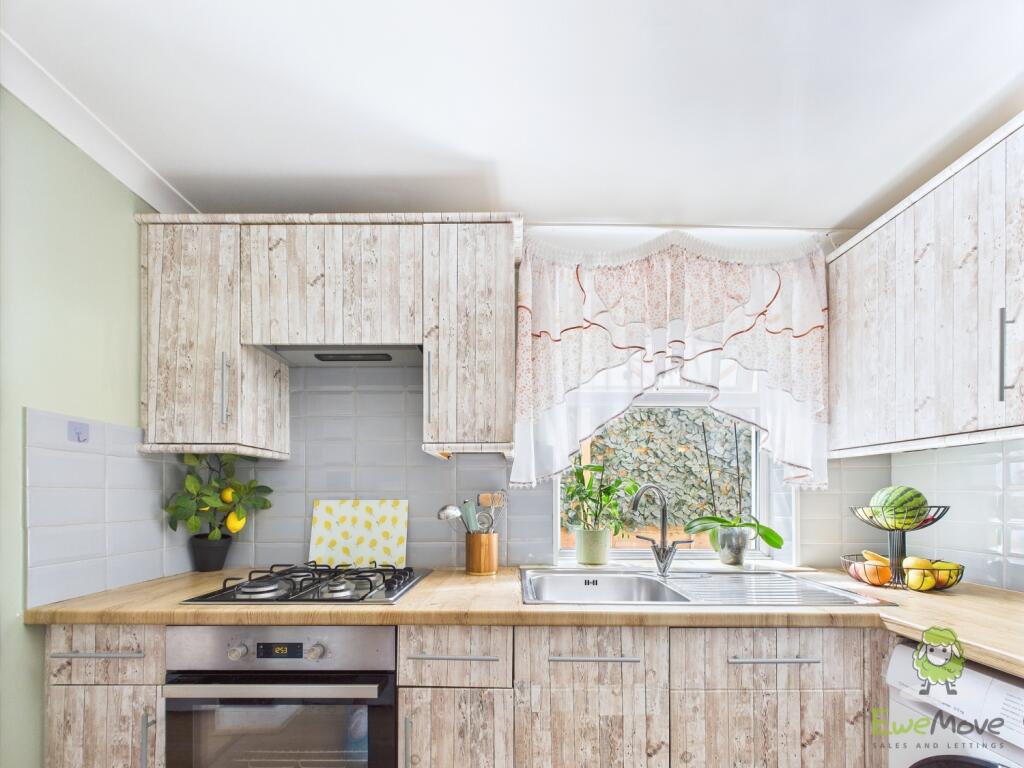 CAM01543G0-PR0136-STILL023