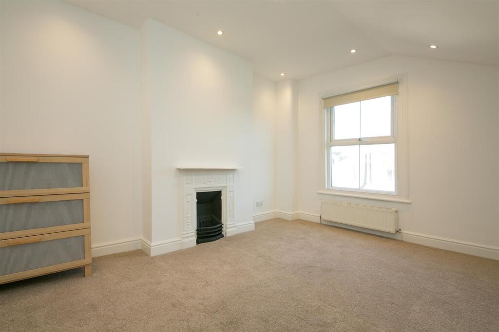 54b Gilbey Road SW17 bedroom 3.jpg