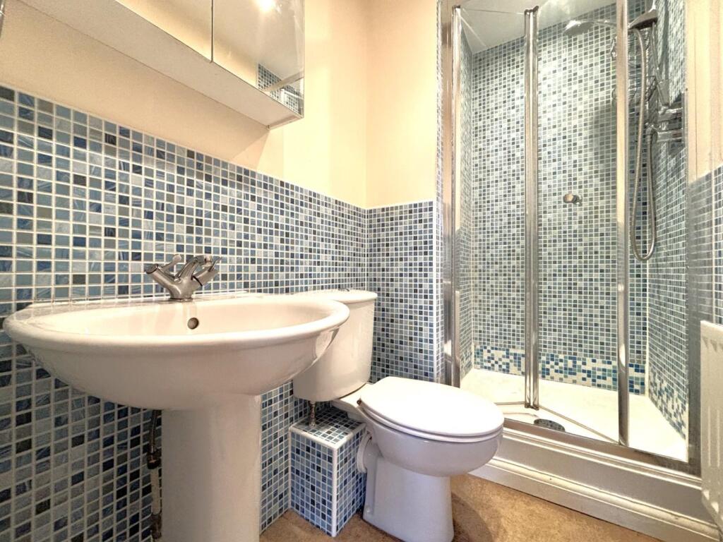 Ensuite.jpeg