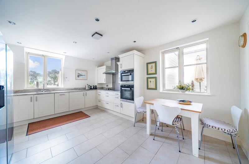 Kitchen/diner with integrated appliances
