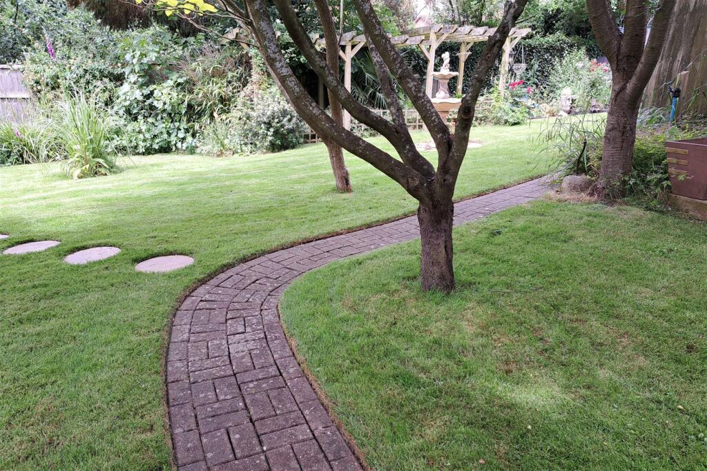 Garden1.jpg