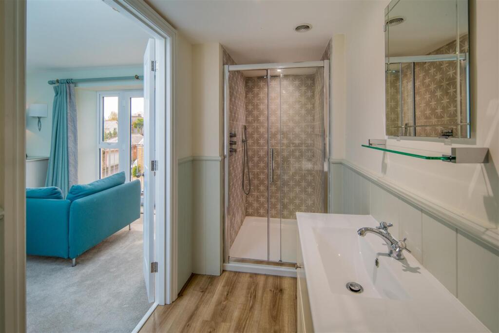 Shower Room En-Suite