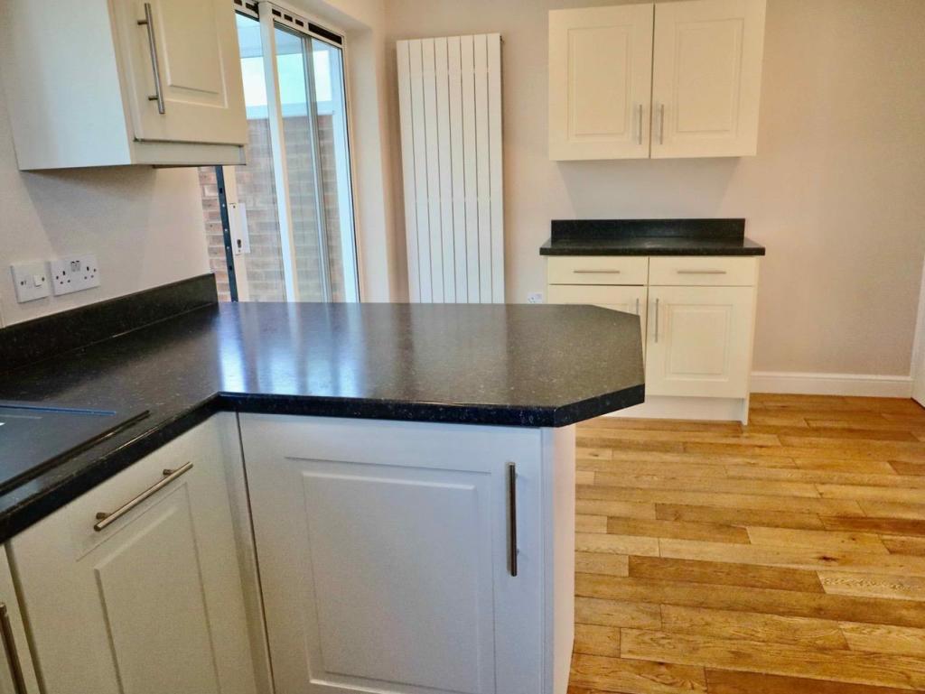 kitchen2.jpg