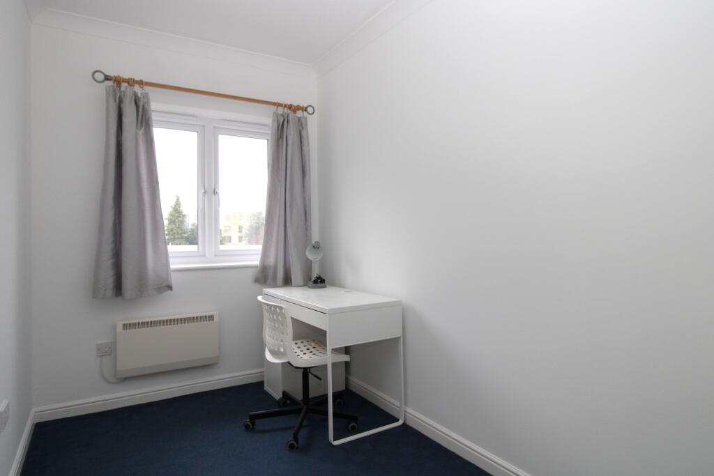 Bedroom 2/Study