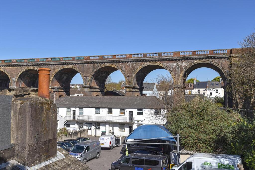 Ditchling Rise_3.jpg