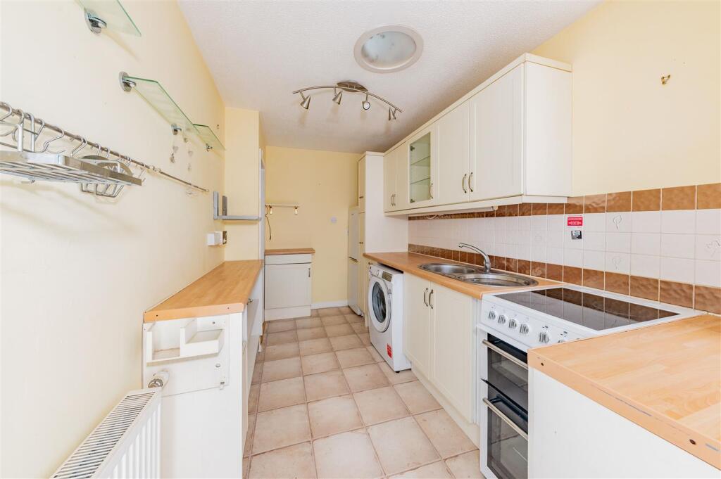 23 Chirnside Place Dundee-12.JPG