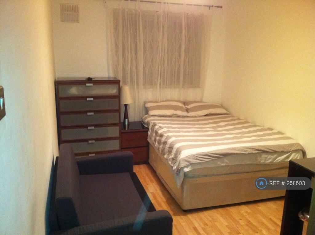 Bedroom 2 001