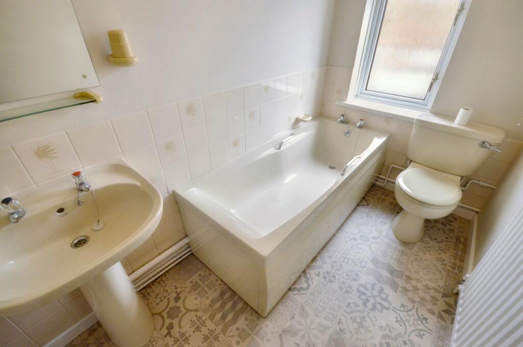BATHROOM.JPG