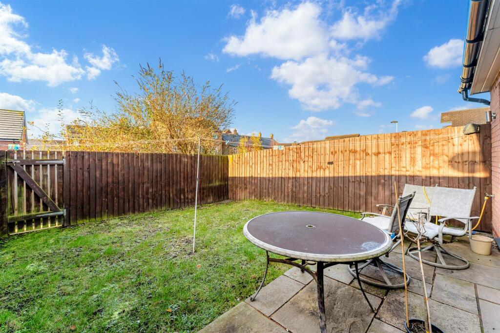 6 Lark Hill Court-7.jpg