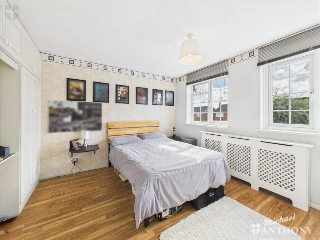 CAM03852G0-PR0377-STILL002