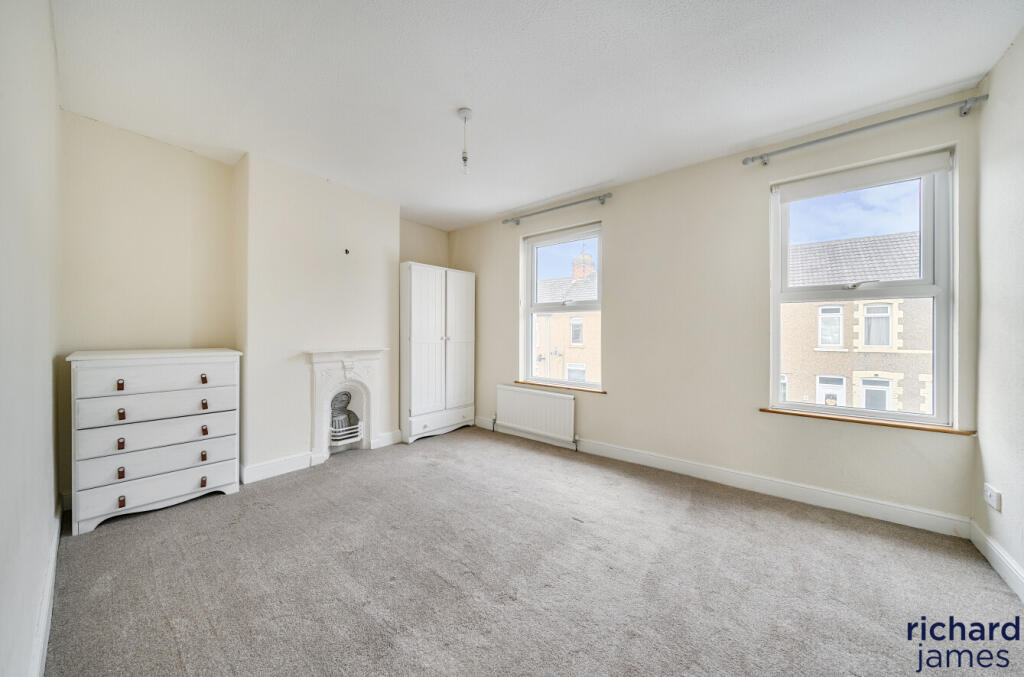 39d2936bea20461f8851d3da88effe71