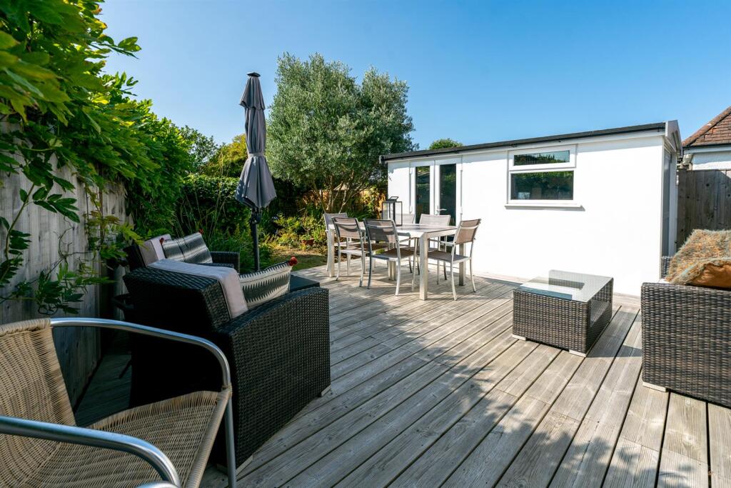 18 Glenville Avenue Final-52.jpg