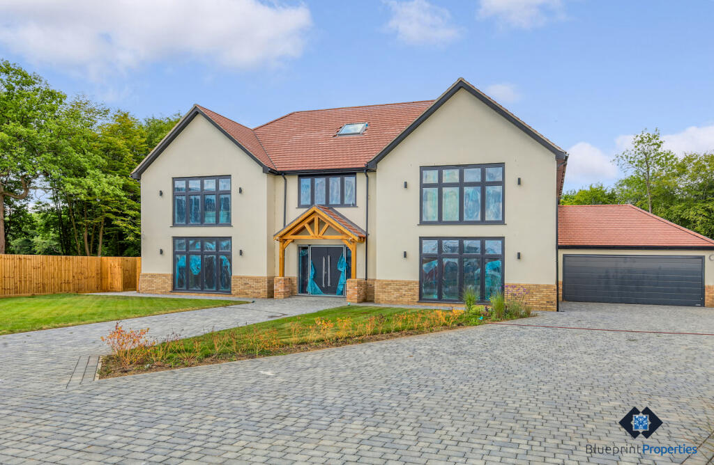 4 &amp; 5 Bedroom Detached Homes
